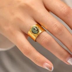 18K Green Stone Ring