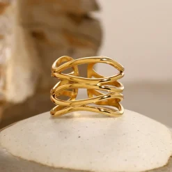18K Intertwined Layered Rings