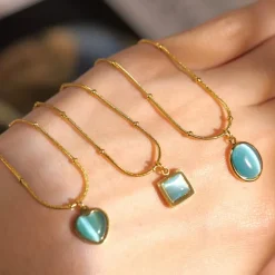 18K Oval Blue Cat’s Eye Stone Necklace
