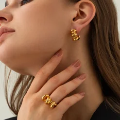 18K Ring Open Hoops
