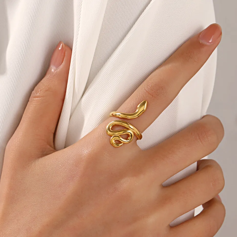 18K Smooth Snake Ring
