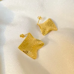 18K Square Crease Stud Earrings