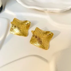 18K Square Crease Stud Earrings