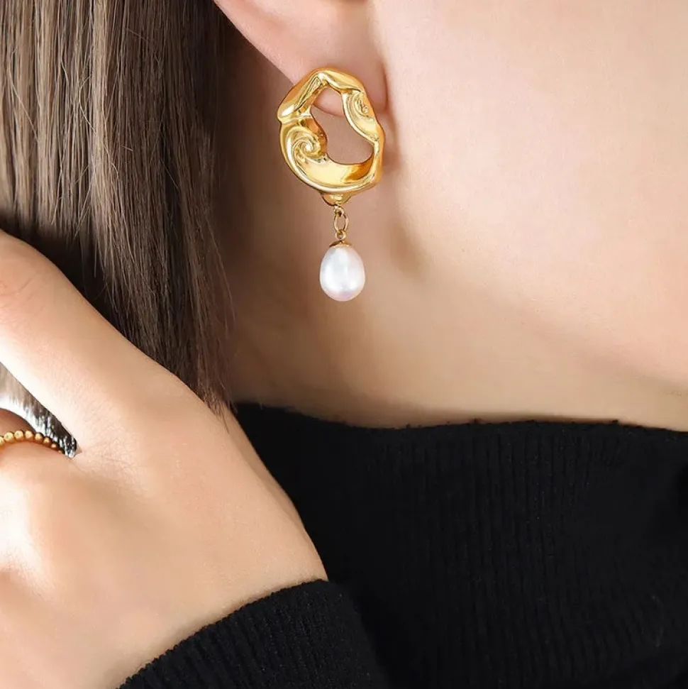 18K Swirl Freshwater Pearl Earrings