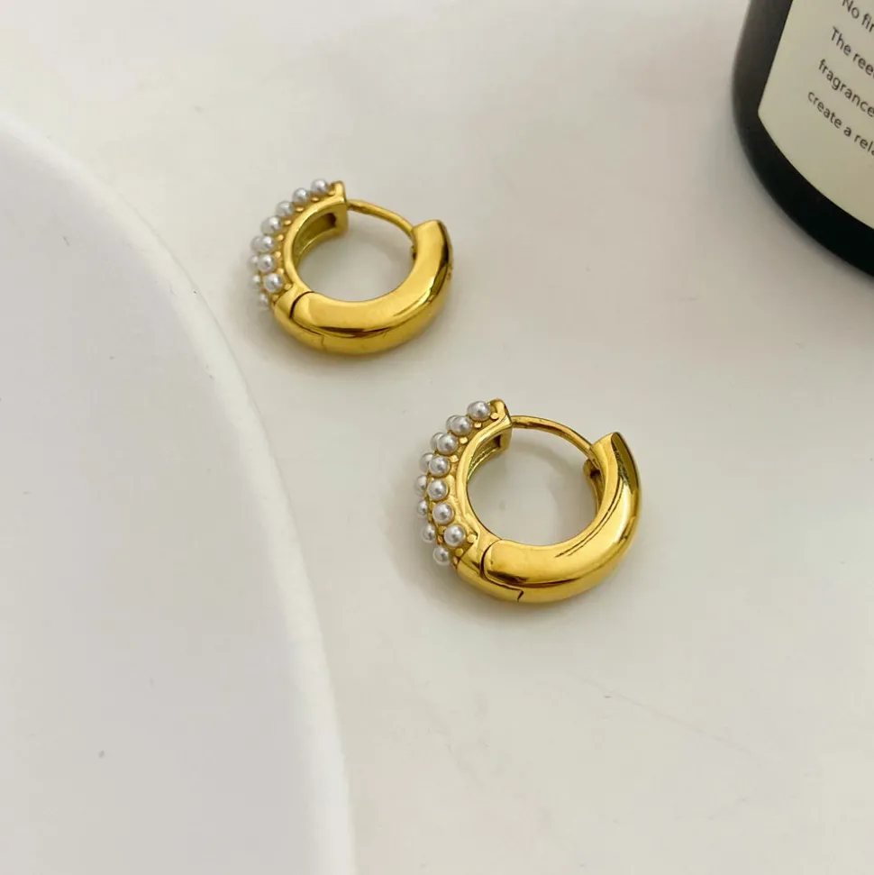 18K Triple Lined Pearl Earrings