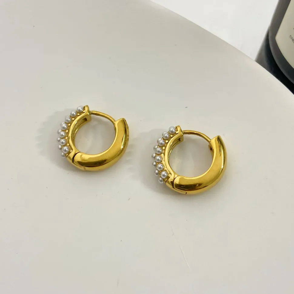 18K Triple Lined Pearl Earrings