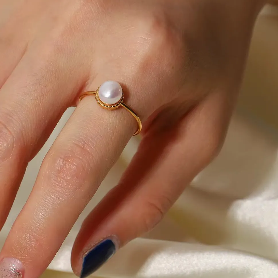 18K White Pearl Ring