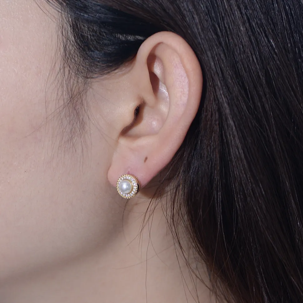 Silver Elegant Pearl Studs